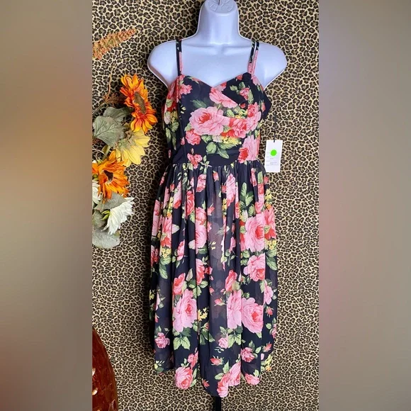 ❌SOLD❌🦋B2G1🦋UNIQUE VINTAGE Black & Pink Floral Reed Swing Dress NWT | MEDIUM | - Picture 5 of 13